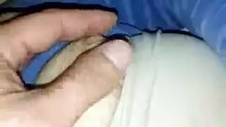 الفتاة الناضجة الأنيقة ترتعش من اختراق عميق