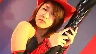 الثعالب الممتلئات يتوقن إلى فحول سود أقوياء