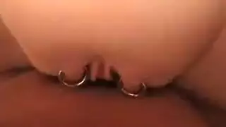 جلسة فيمدوم قاسية: شباب يُستخدَمون كألعاب جنسية