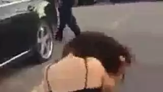 قضيب أزرق كبير يدخل بعمق بداخلها