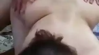 ثلاثي عربي إباحي: الديوث يحب مشاهدة زوجته تُستغل