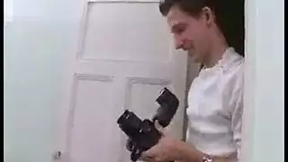 كاميرا تجسس تكشف عن علاقة جماعية عائلية شرجية جامحة