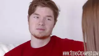 أول مرة للمراهقة أمام الكاميرا: جنس حلق وصعوب شرجي