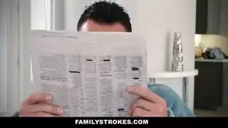 مراهقة تتوسل لقضيب زوج أمها الغليظ