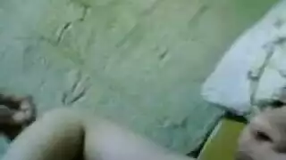 عاهرة مصرية تُهيمن عليها بقضيب الجد الكبير