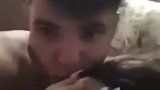 نجم إباحي عربي جوهرة تأخذ قضيب خالد في مشهد صريح