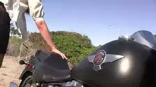 قاصر؟ لا – مراهقون قانونيون في إباحية مثلية خام