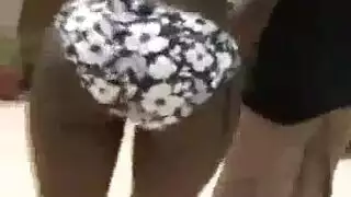 عاهرات يمنيات ينشرن أرجلنهن للشرج الخشن والنيك القوي