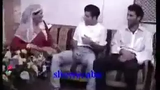 ثلاث عاهرات وقضيب واحد كبير