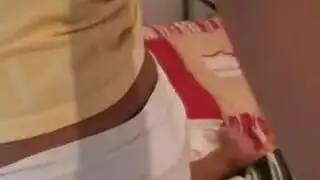 آسيوية شقراء تأخذ أول شرج لها في بورن هاردكور