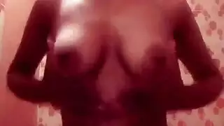 قضيب أسمر يضرب وجهها بقذف داخلي ضخم