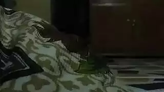 مساعدة الام في تغيير ملابسها