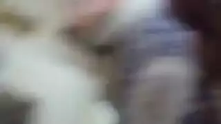 أشقاء عنيفون يمارسون الجنس مع أثداء أمهم الكبيرة وفتحاتها