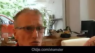 عاهرات متهيجات يتشاركن لعق شرجي – مقطع إباحية صريح