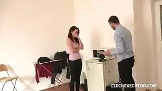 احراج البنات وتعذيبهم واجبارهم على خلع جميع ملابسهم