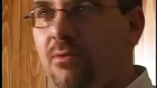 راقصة غريبة تدفق سوائلها على قضيب خلال رقص خاص