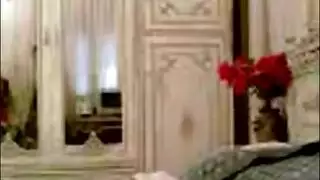 طالبة عربية متحرشة تحصل على كسها الضيق يُضرب بقضيب كبير