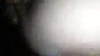 زوجة آسيوية عاهرة تمارس الجنس باثنين مع زوجها وصديقه