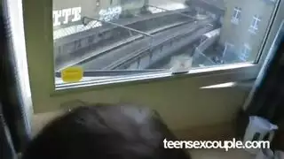 مؤخرة مستديرة مثالية تتعرض لجماع شرجي خشن من الخلف