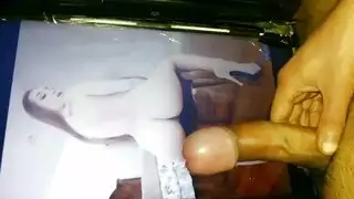 أبو يجي لي بنتو بليل في قرفت النوم وينيك مترجمة