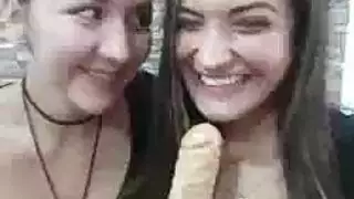 إباحية صعبة للفتيات الكولومبيات: أوgy سحاقي بالألعاب