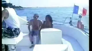 أسرت وتمت ممارسة الجنس بها بورن رهينة جامح