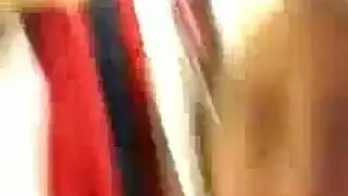 لاتينا ذات الثدي الكبير تبرز كسها المشعر بعد الإثارة