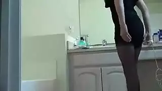 فضيحة الب الذي يقبل ابنته في المطبخ