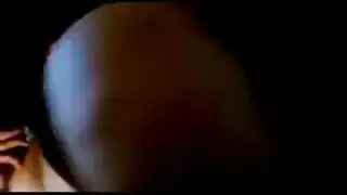 اختراق مزدوج في السكن الجامعي: زائرة بريئة تُستغل من قبل شابين مثيرين