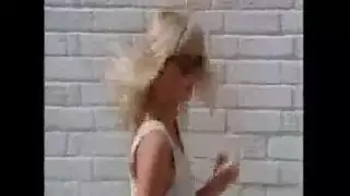 جلسة تدليك إباحية: خيالها الجنسي باللسان ينطلق