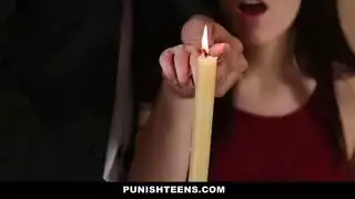 بورن عنيف سادومازوخي في أجواء الشموع