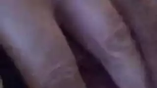 جينا التي لا تُروى تعمل على قضيب متصلب حتى النهاية المتفجرة