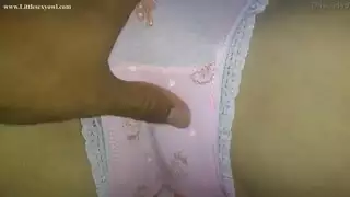 لعب باليد في كسها ياباني