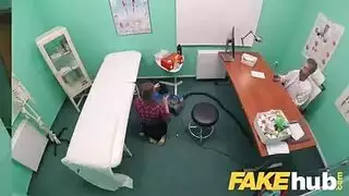 الأطباء والمجانين