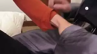 الرئيس يمارس الجنس مع حلق السكرتيرة جوليا بقضيبه الضخم