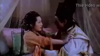 بنطلون في شارع