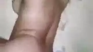 عاهرة ناضجة وعشيقها الصغير في ماراثون جنسي قوي