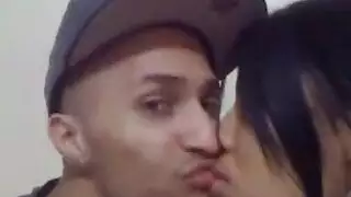 تجسس في المكتب: عميل سري يأخذ قضيب أسود عميقًا في حلقه