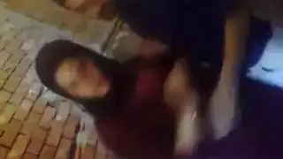 صديق وحشي وخطيبته في جلسة مداعبة صريحة