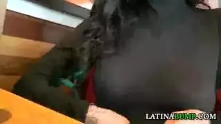 تلقى شاب عربي تدليكًا جنسيًا كاملًا انتهى باختراق عميق