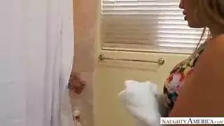 بنت مع حماها ساخن