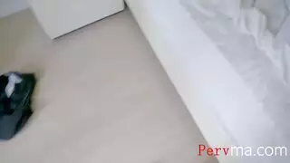 دودة الكتب تُفقد عقلها بسبب قضيب ضخم