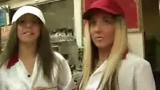 بورنو صريح: مؤخرة مشعرة تتعرض لدك عنيف