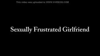 سيقان طويلة بالنايلون: عبادة أصنام الأقدام واستمناء بالملابس الداخلية