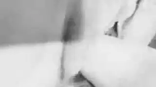 متزوجون ومستعدون: جلسة إباحية خام أمام المدفأة