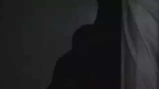 سكس هاوي خام: ضخ كسها الأسود حتى الفجر