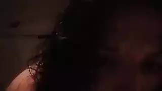 جنس فموي فوضوي ومكثف من امرأة بيضاء مثيرة