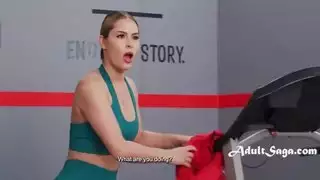 فوتاناري شرجي: نيكول أريا وسارة عربي يحصلان على نيك قوي في مؤخرتيهما