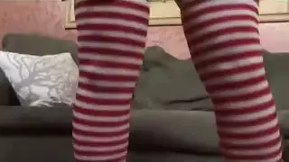 ثنائي جرس الجلجل: سانتا يمارس الجنس مع فتاة مثيرة