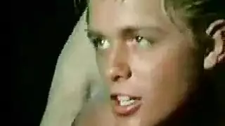 سكس شيمل مع انثوي ناعم يمتع رجل طيزه